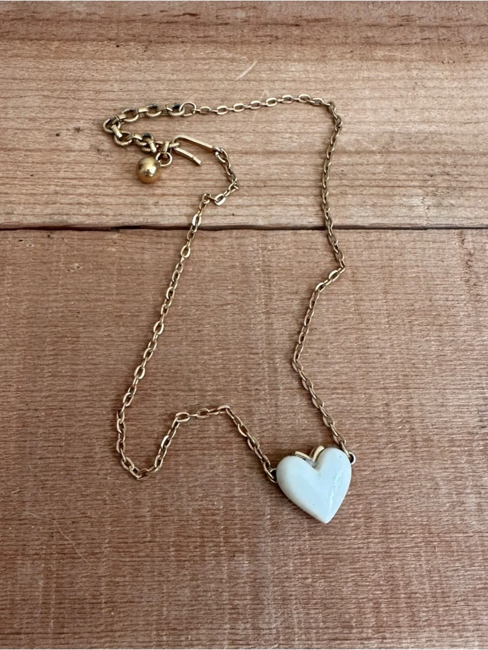 Vintage TRIFARI goldtone puffy cream white puff heart necklace choker - Picture 5 of 8